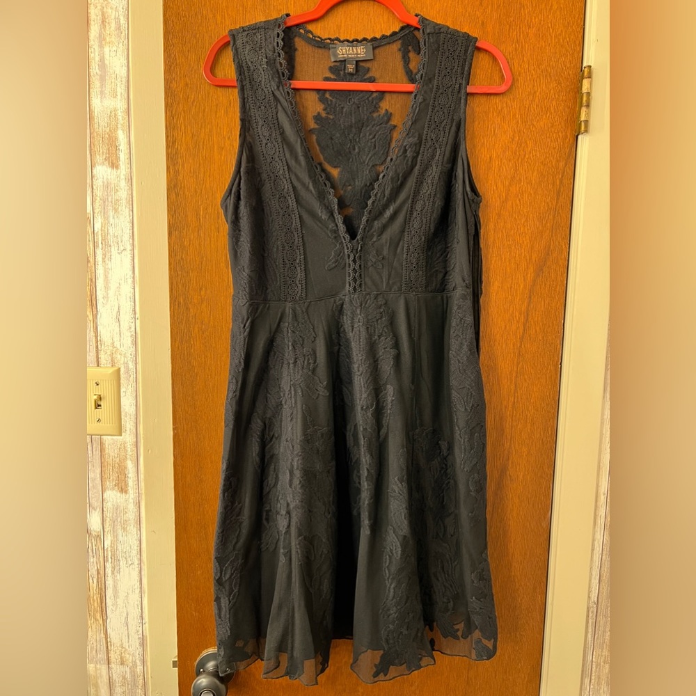 Shyanne black dress